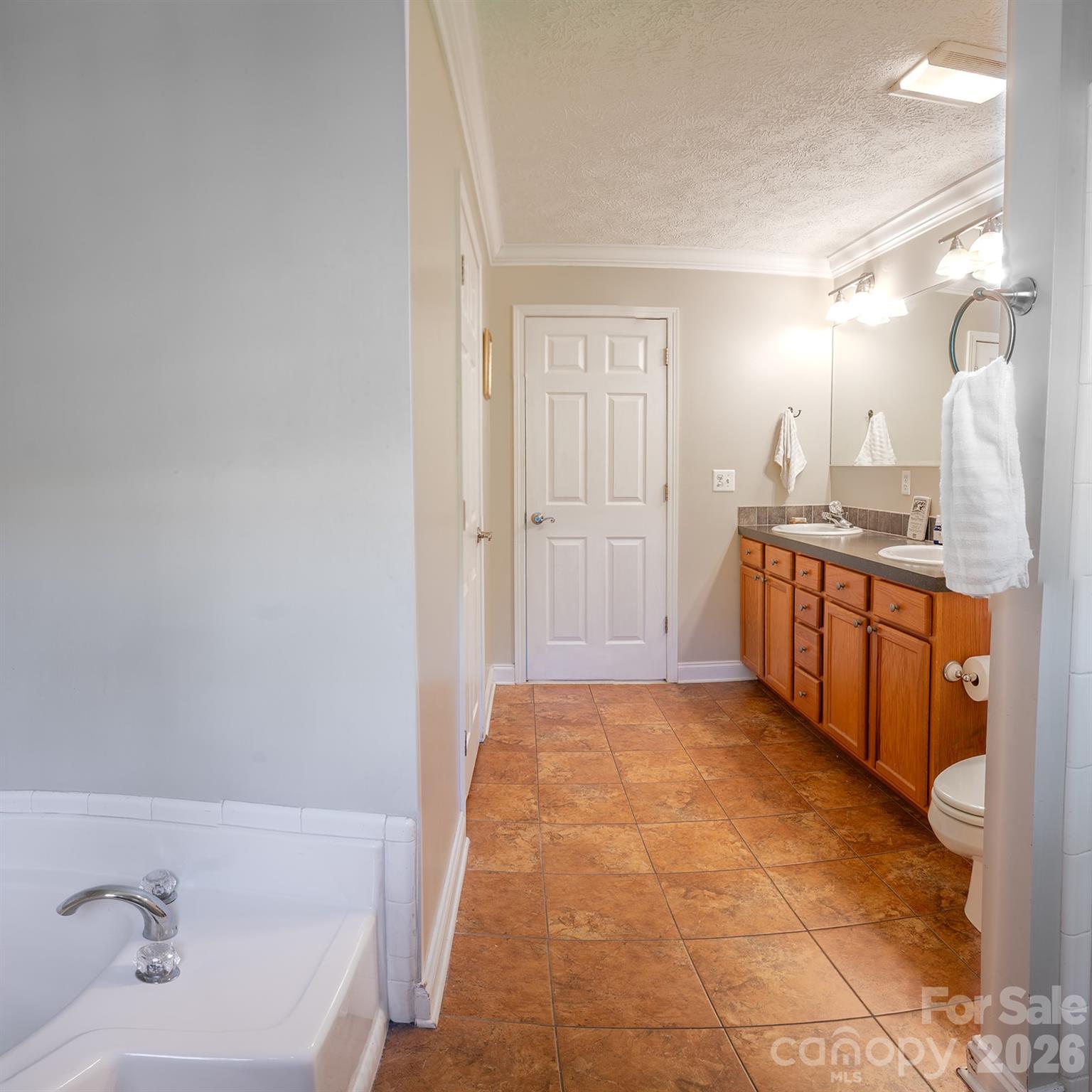 206 Courtland Place Asheville NC 28801