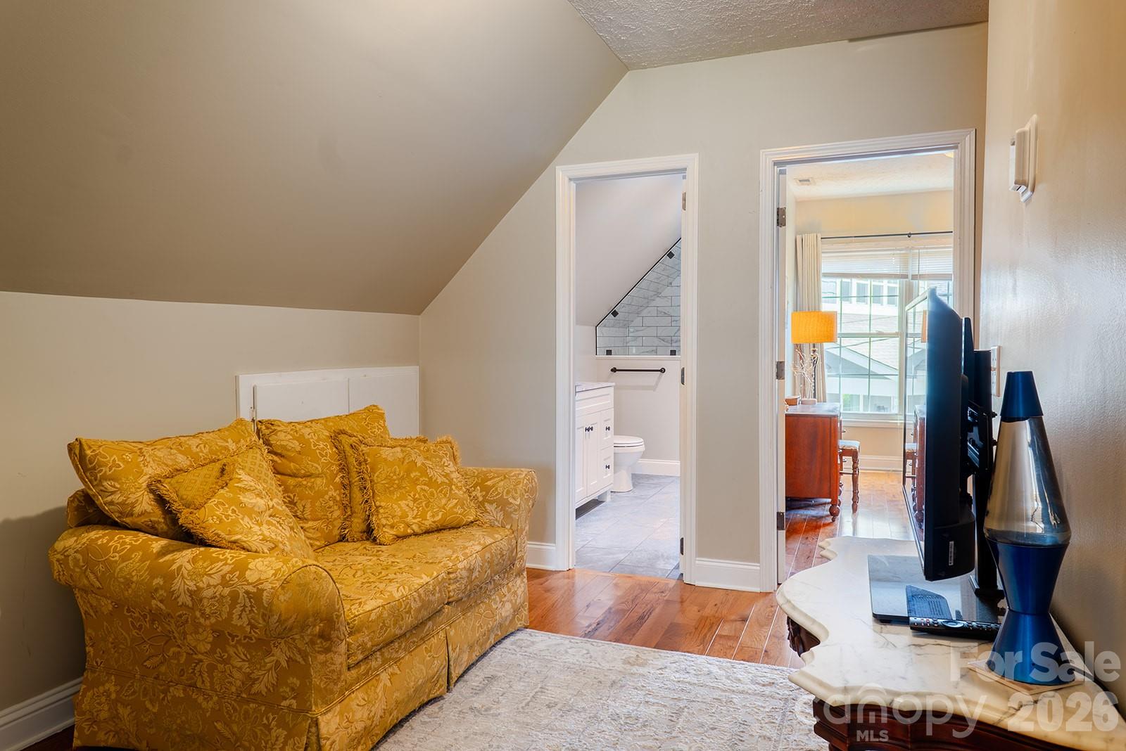 206 Courtland Place Asheville NC 28801