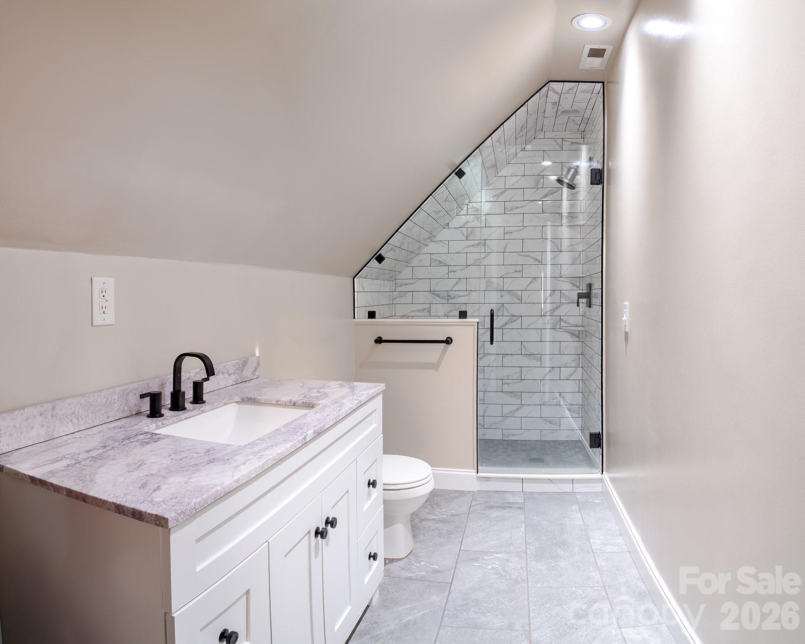 206 Courtland Place Asheville NC 28801