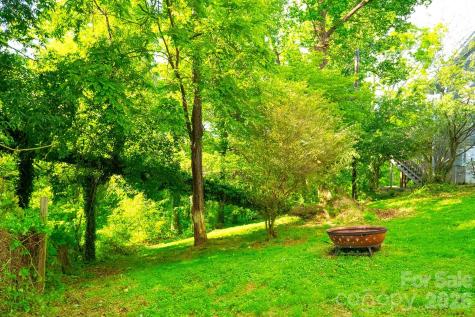 206 Courtland Place Asheville NC 28801