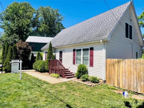 206 Courtland Place Asheville NC 28801