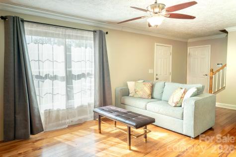 206 Courtland Place Asheville NC 28801