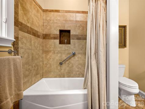 110 Little Cherokee Ridge Hendersonville NC 28739