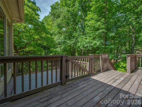 110 Little Cherokee Ridge Hendersonville NC 28739