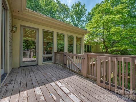 110 Little Cherokee Ridge Hendersonville NC 28739