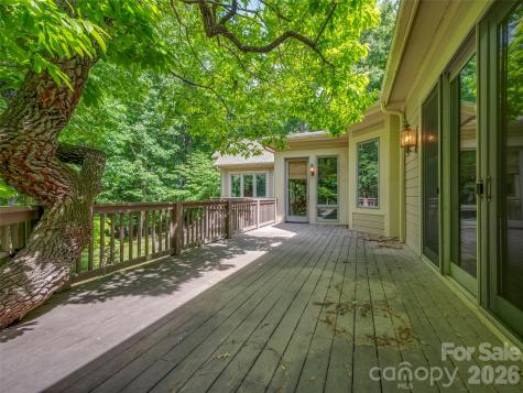 110 Little Cherokee Ridge Hendersonville NC 28739