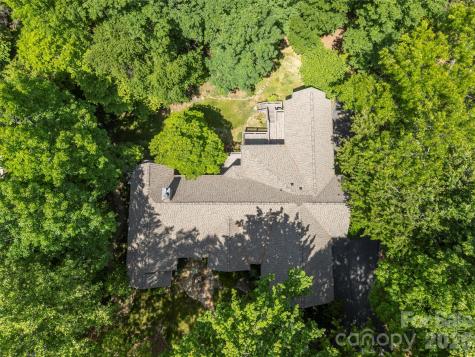110 Little Cherokee Ridge Hendersonville NC 28739