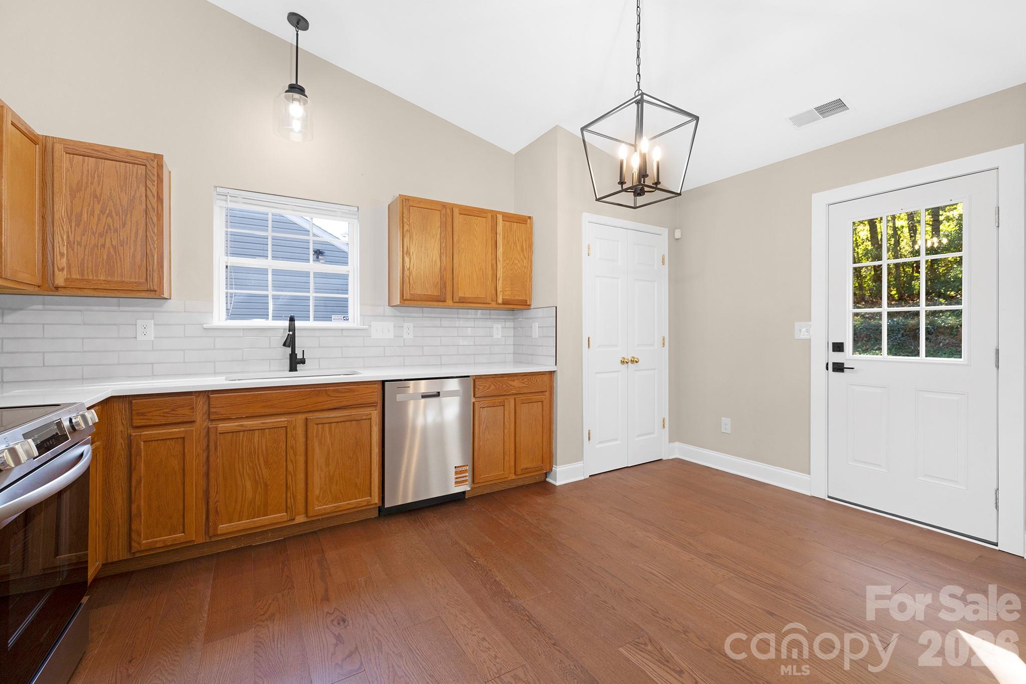 2012 Pheasant Glen Road Charlotte NC 28214
