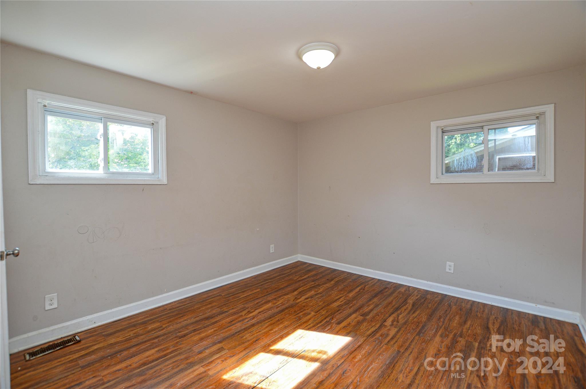 1138 White Plains Road Charlotte NC 28213