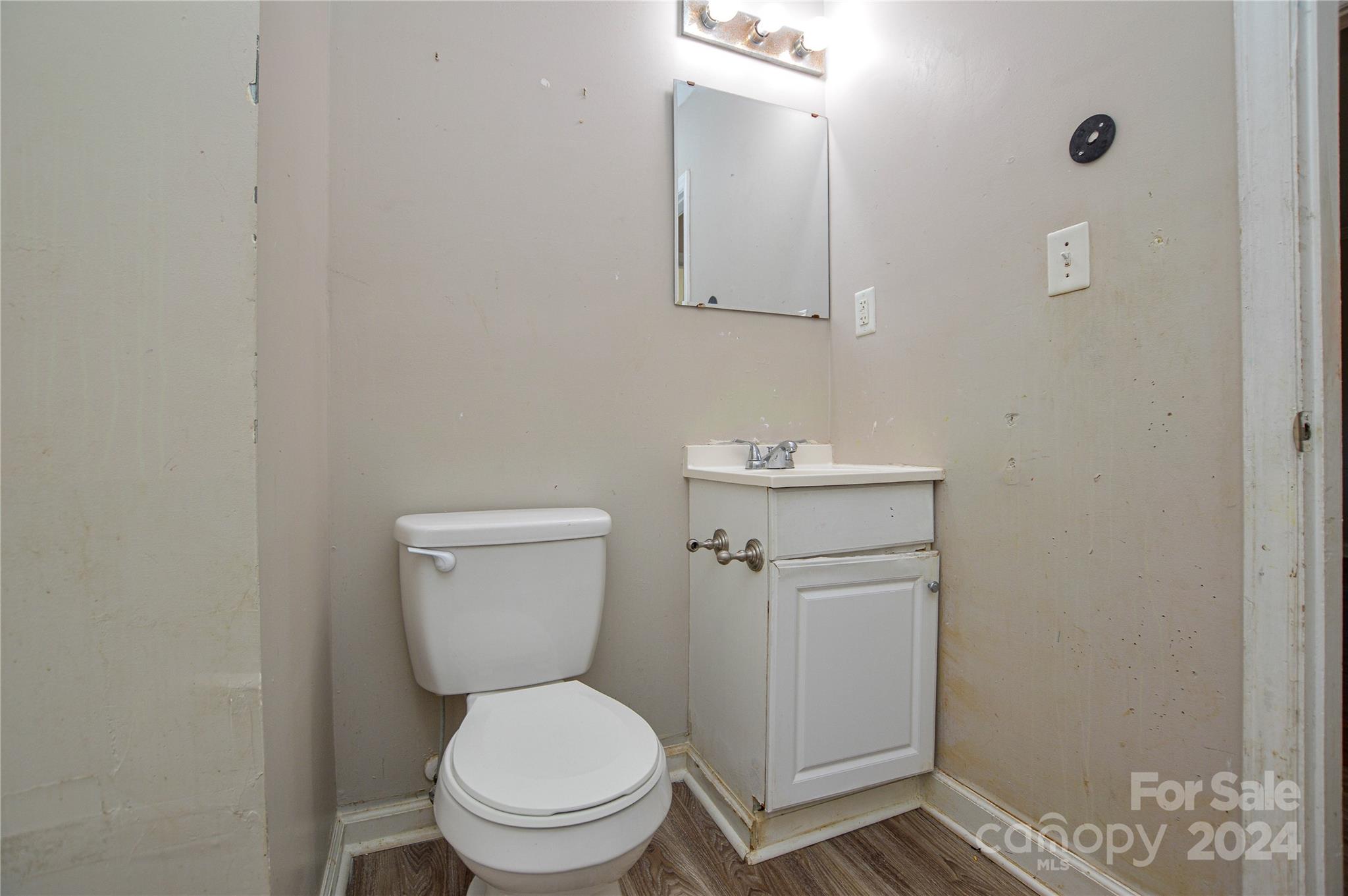 1138 White Plains Road Charlotte NC 28213