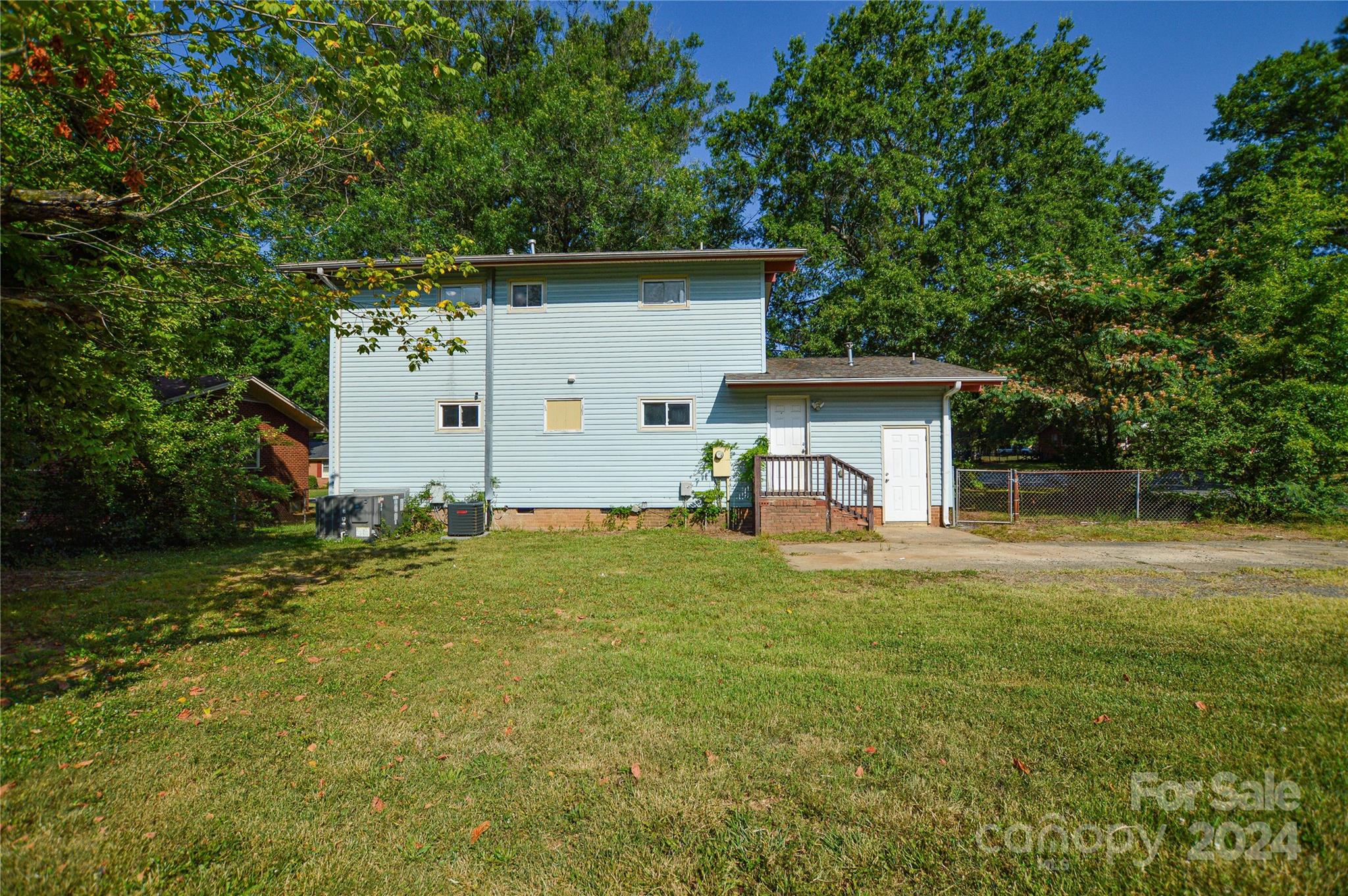 1138 White Plains Road Charlotte NC 28213