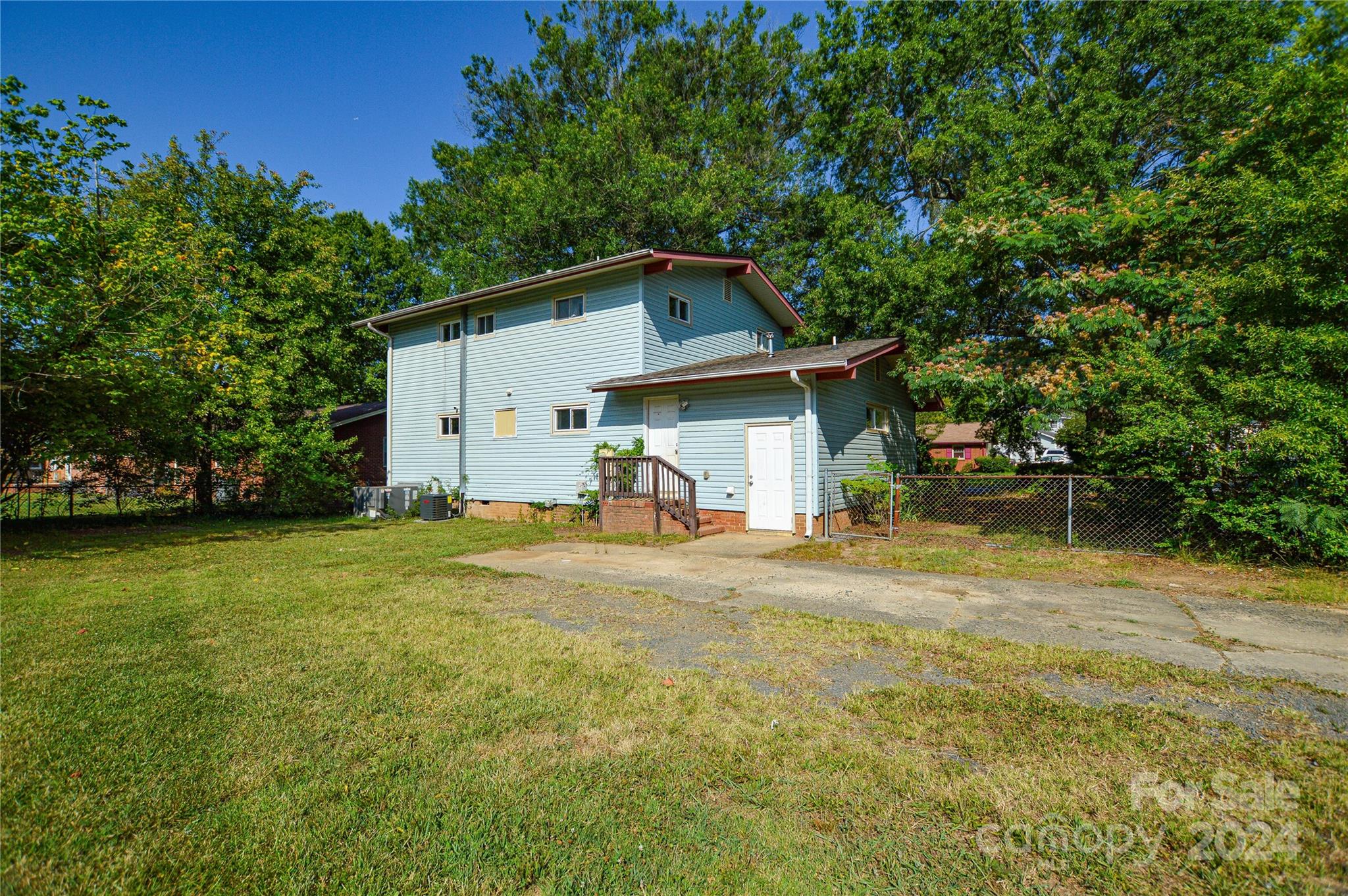 1138 White Plains Road Charlotte NC 28213