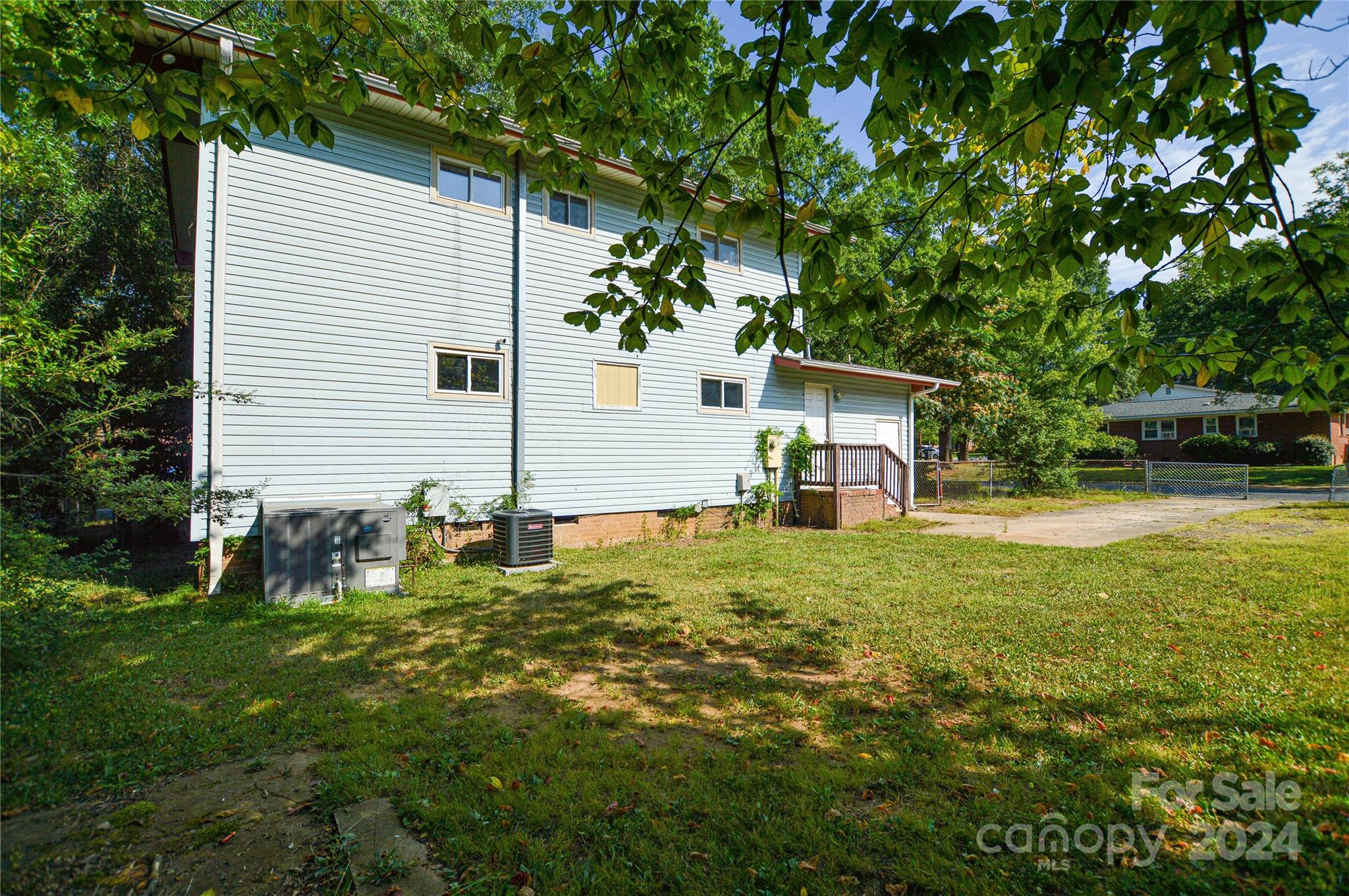 1138 White Plains Road Charlotte NC 28213