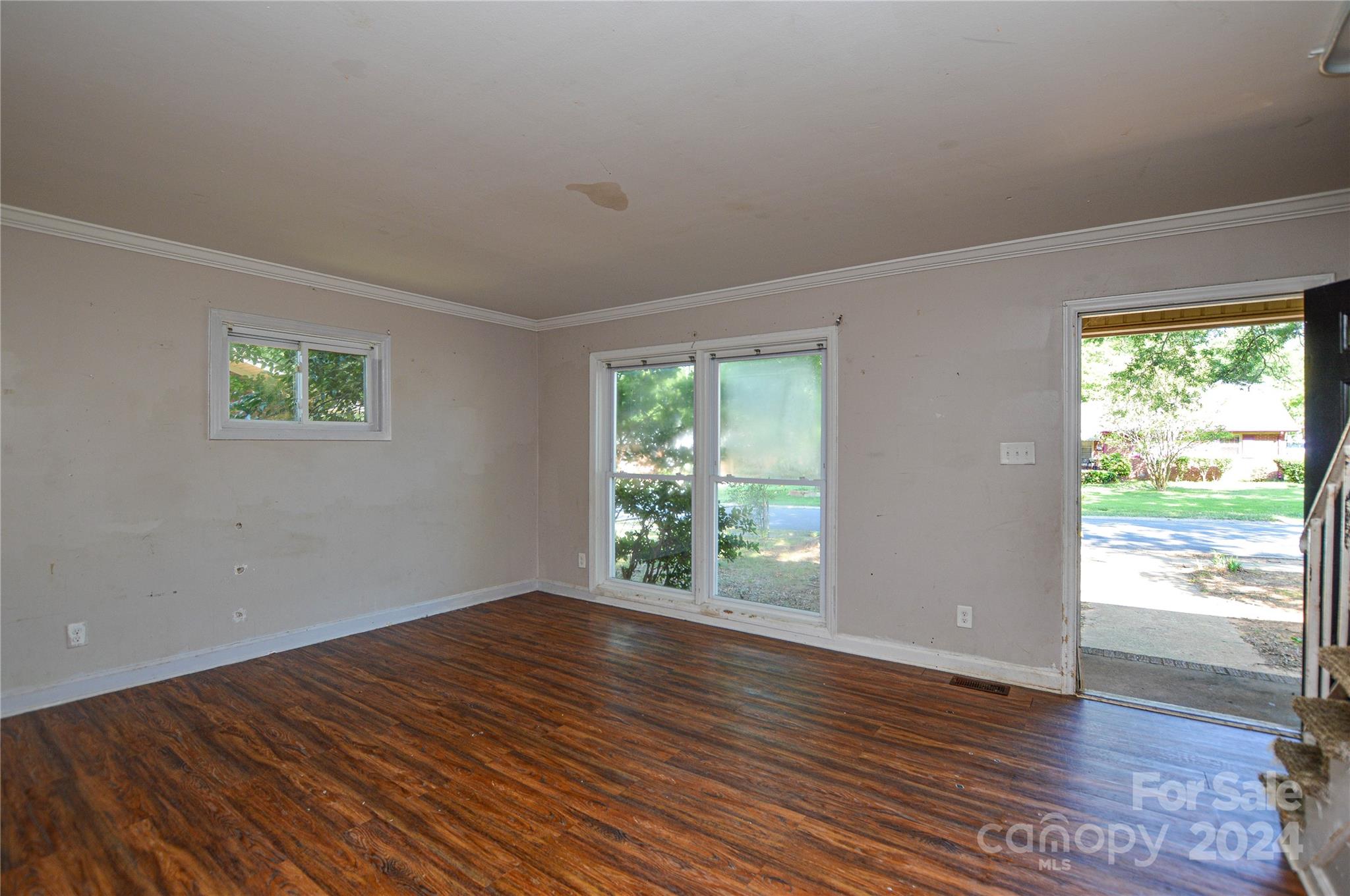 1138 White Plains Road Charlotte NC 28213
