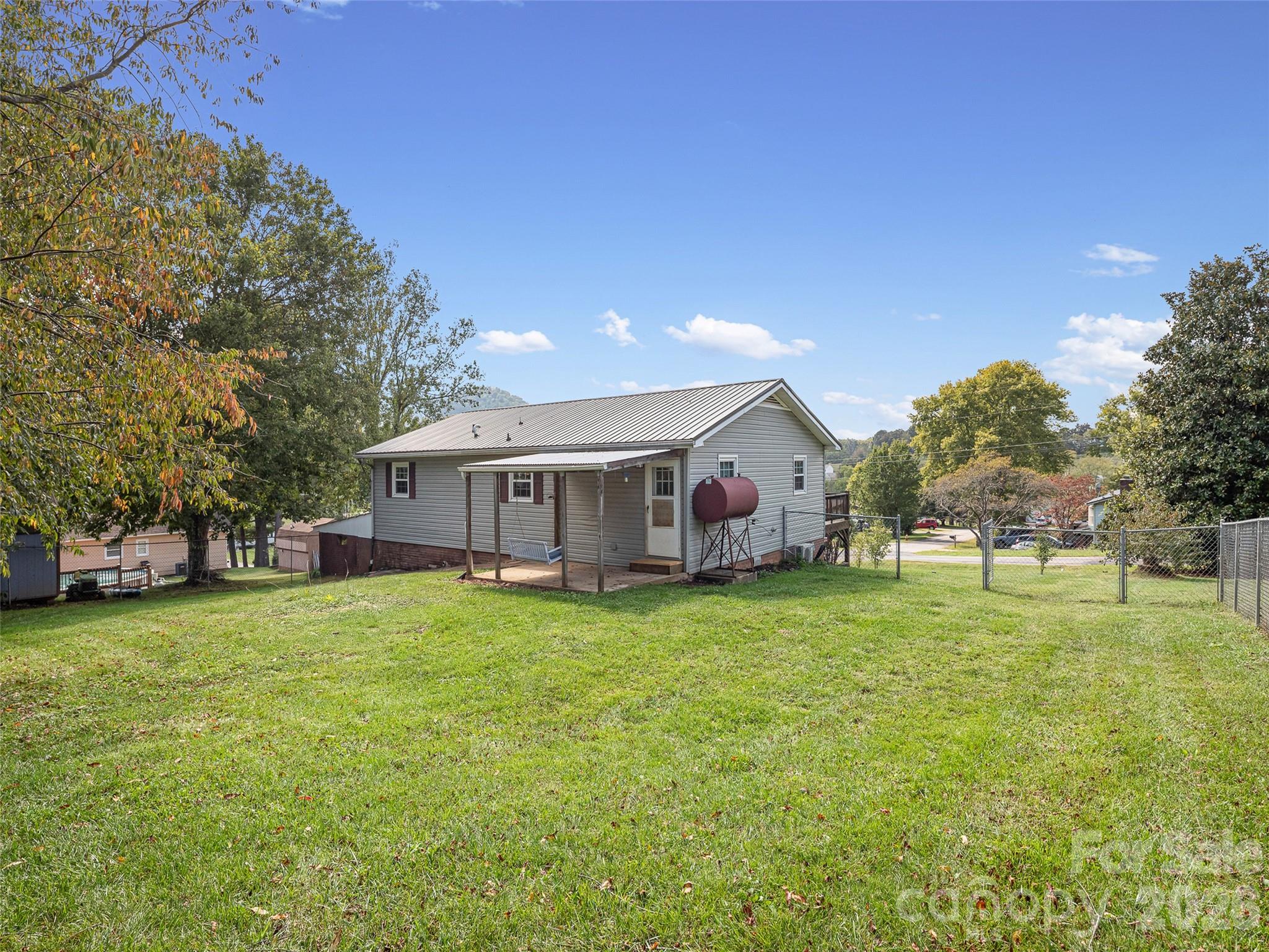 84 Candlelight Circle Clyde NC 28721