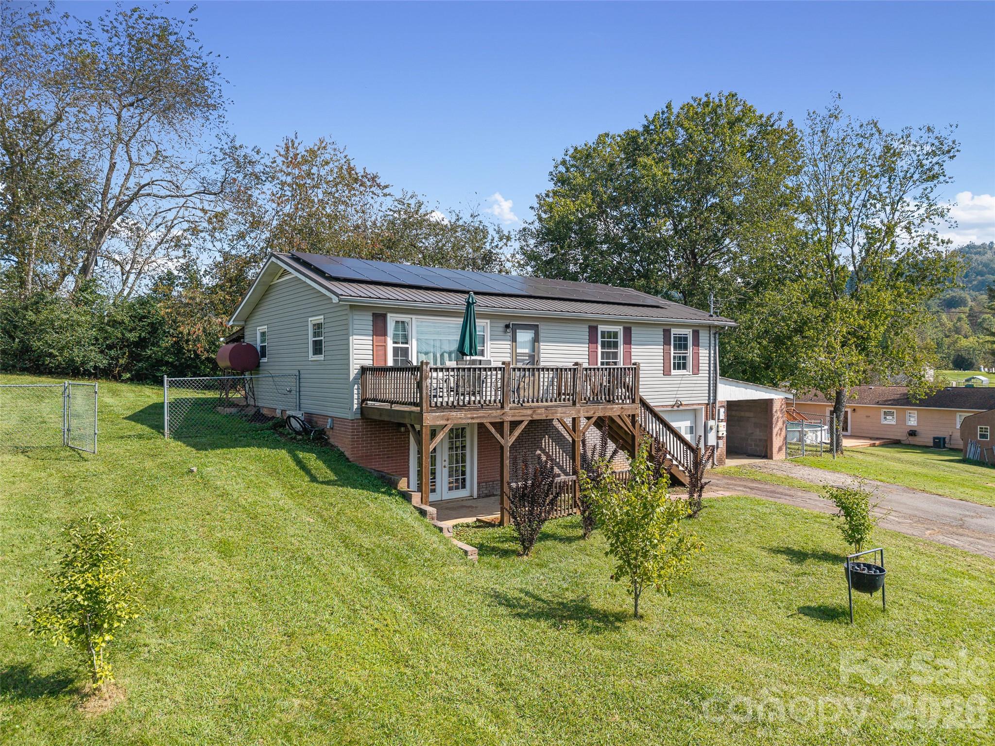 84 Candlelight Circle Clyde NC 28721