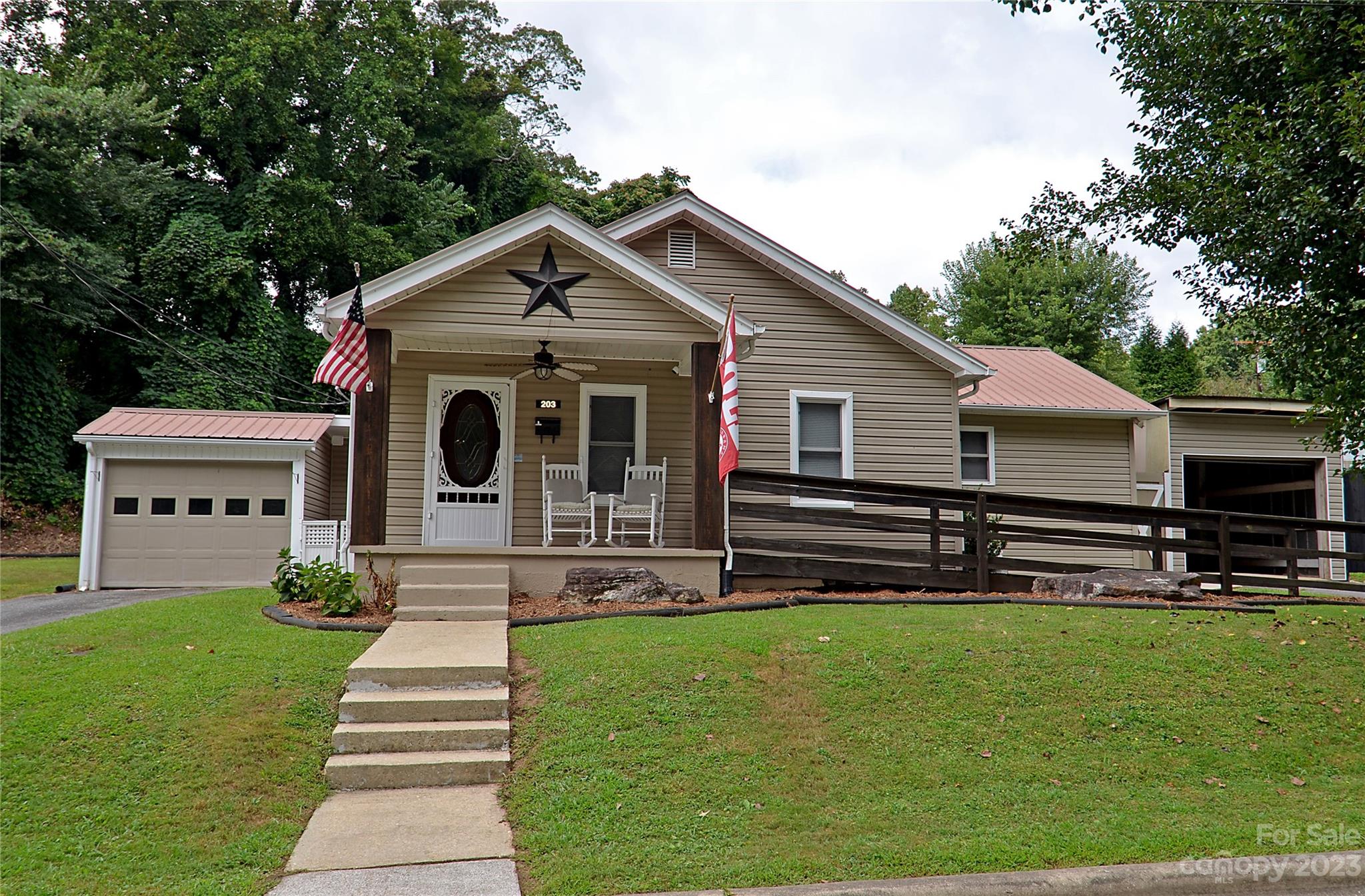 203 Maple Avenue Marion NC 28752