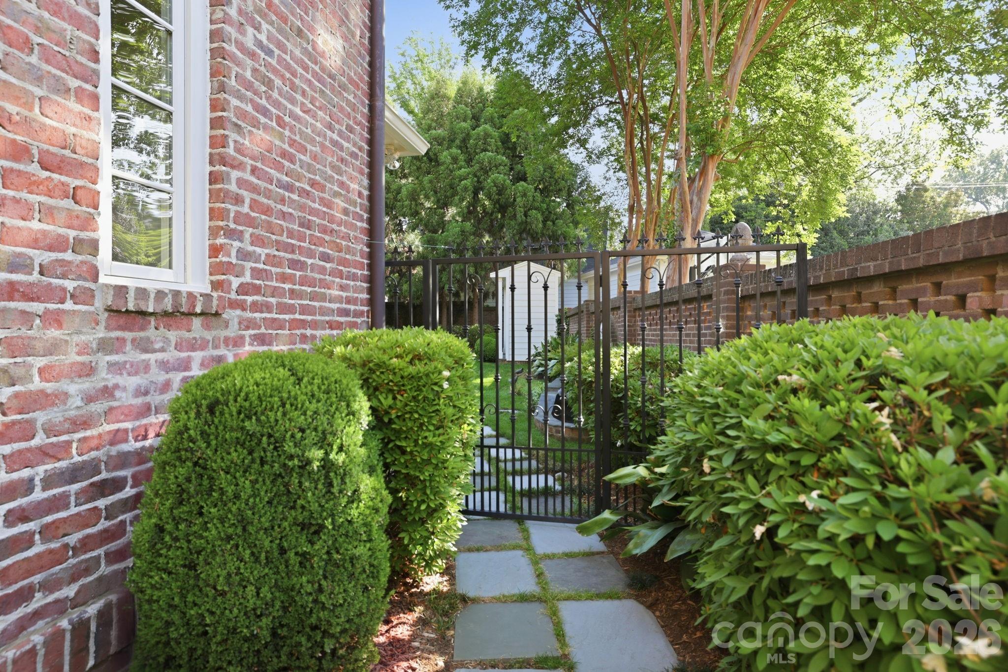 309 Hempstead Place Charlotte NC 28207