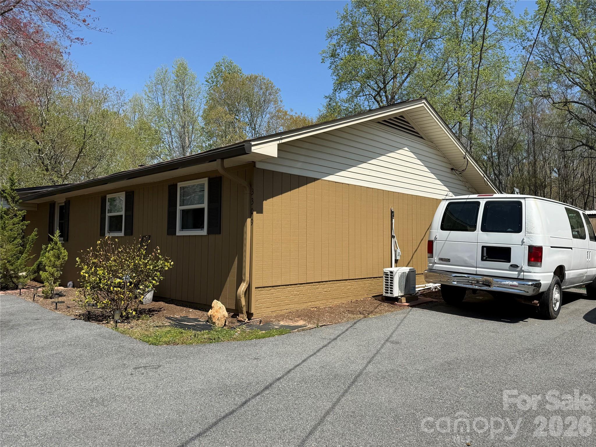 3309 40th Avenue Place NE Hickory NC 28601