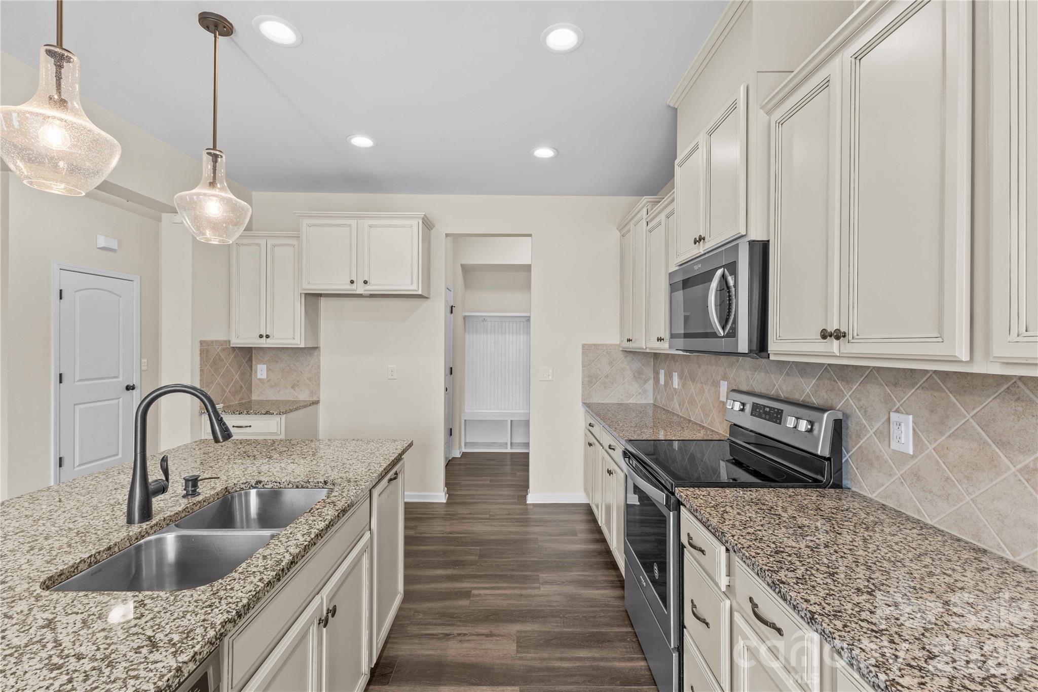 7512 Meridale Forest Drive Charlotte NC 28269