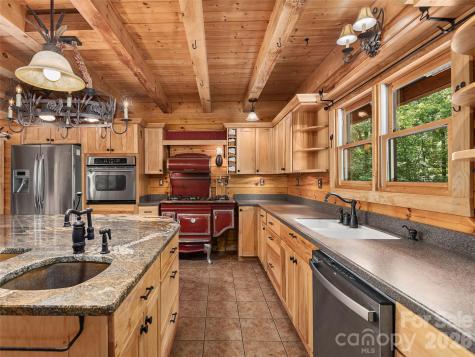 413 Green Hills Road Mill Spring NC 28756