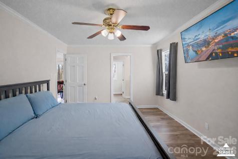 2404 Wildburne Court Charlotte NC 28262