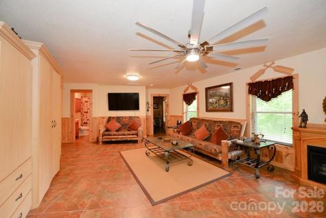 470 Bear Ridge Road Tuckasegee NC 28783