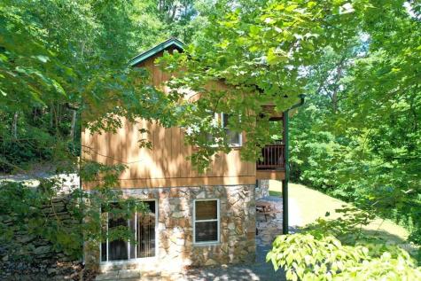 470 Bear Ridge Road Tuckasegee NC 28783