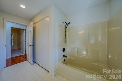 4 Hedgerose Court Asheville NC 28805