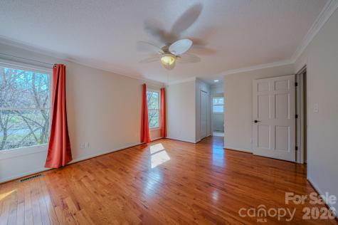 4 Hedgerose Court Asheville NC 28805