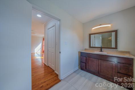 4 Hedgerose Court Asheville NC 28805