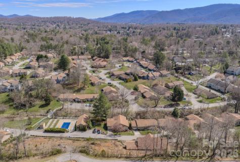 4 Hedgerose Court Asheville NC 28805