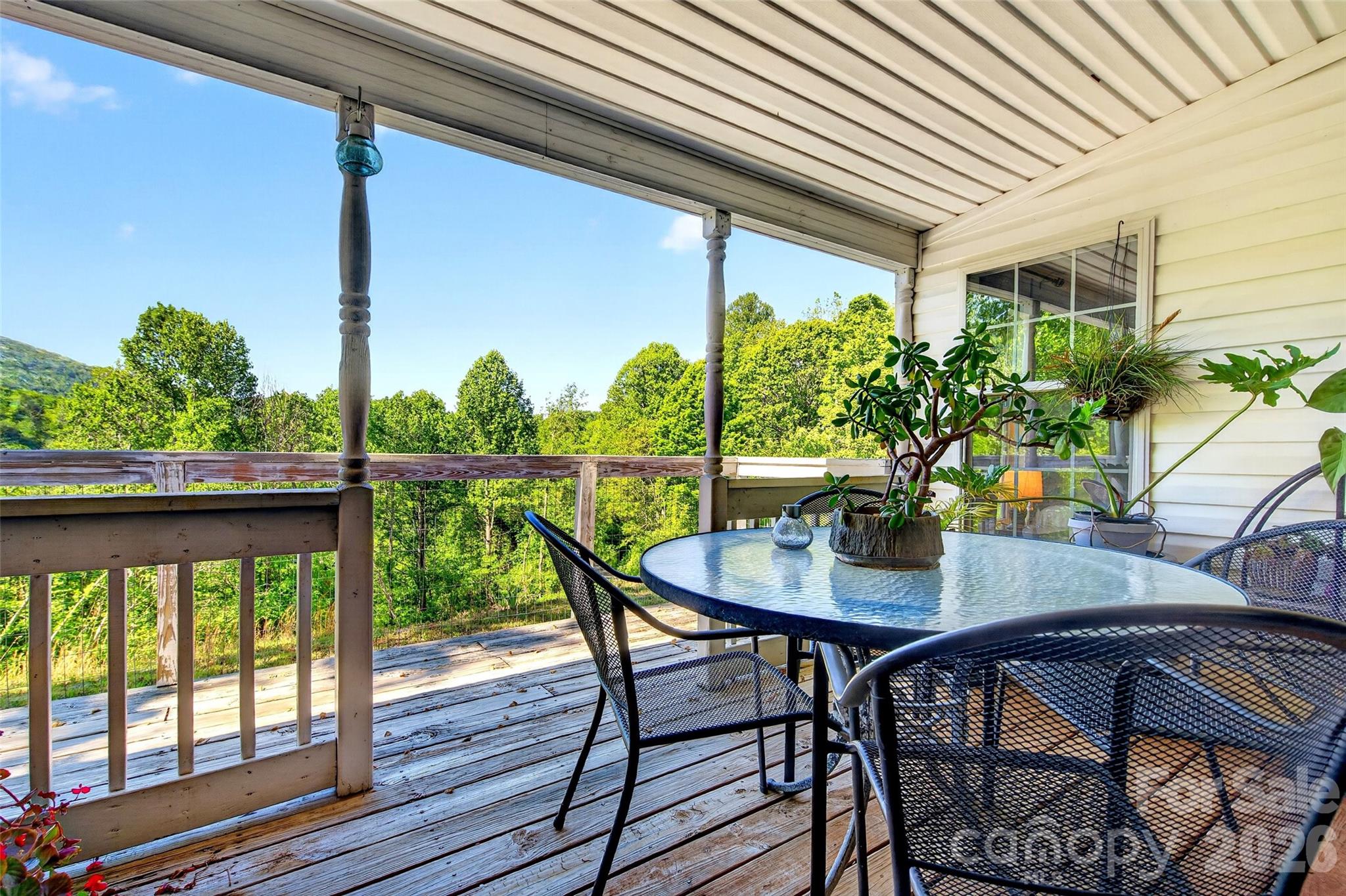 298 Wolf Crossing Bakersville NC 28705