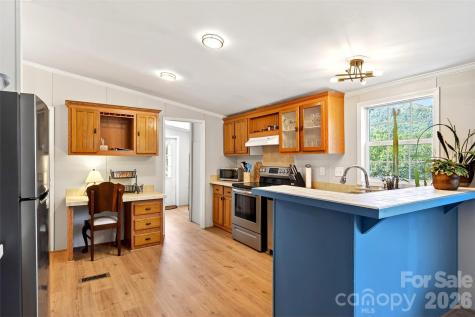 298 Wolf Crossing Bakersville NC 28705