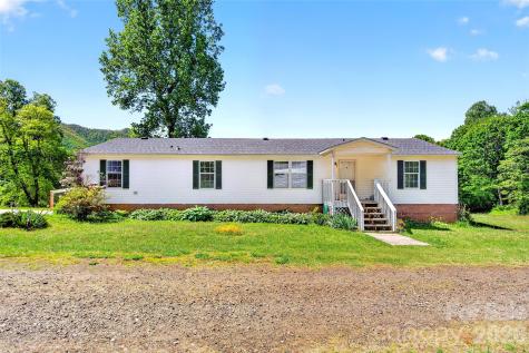 298 Wolf Crossing Bakersville NC 28705