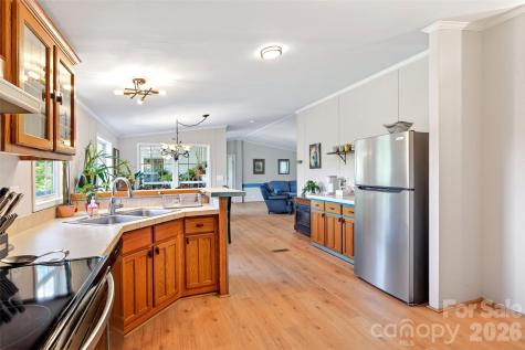 298 Wolf Crossing Bakersville NC 28705