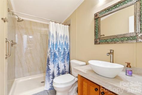 298 Wolf Crossing Bakersville NC 28705