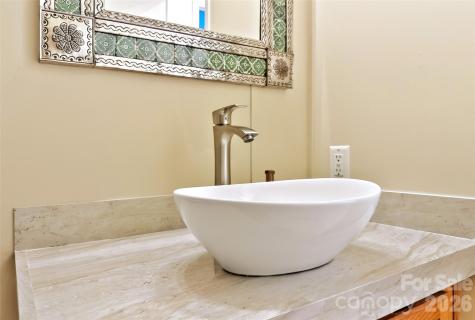 298 Wolf Crossing Bakersville NC 28705