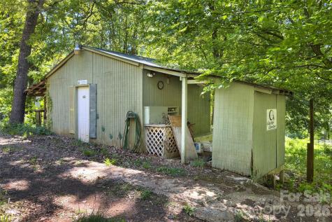 298 Wolf Crossing Bakersville NC 28705