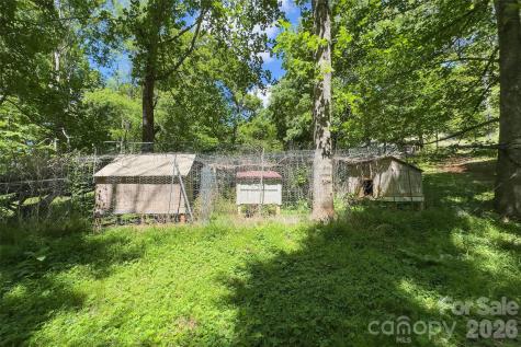 298 Wolf Crossing Bakersville NC 28705