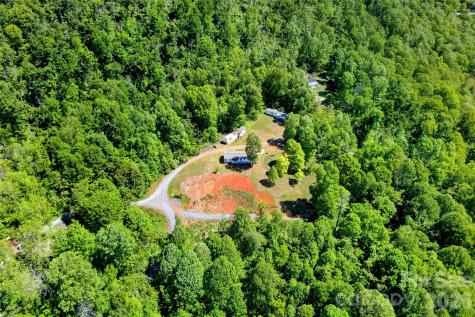 298 Wolf Crossing Bakersville NC 28705