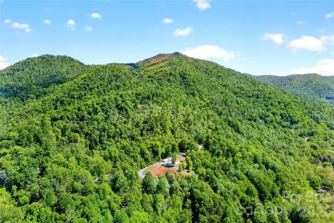 298 Wolf Crossing Bakersville NC 28705