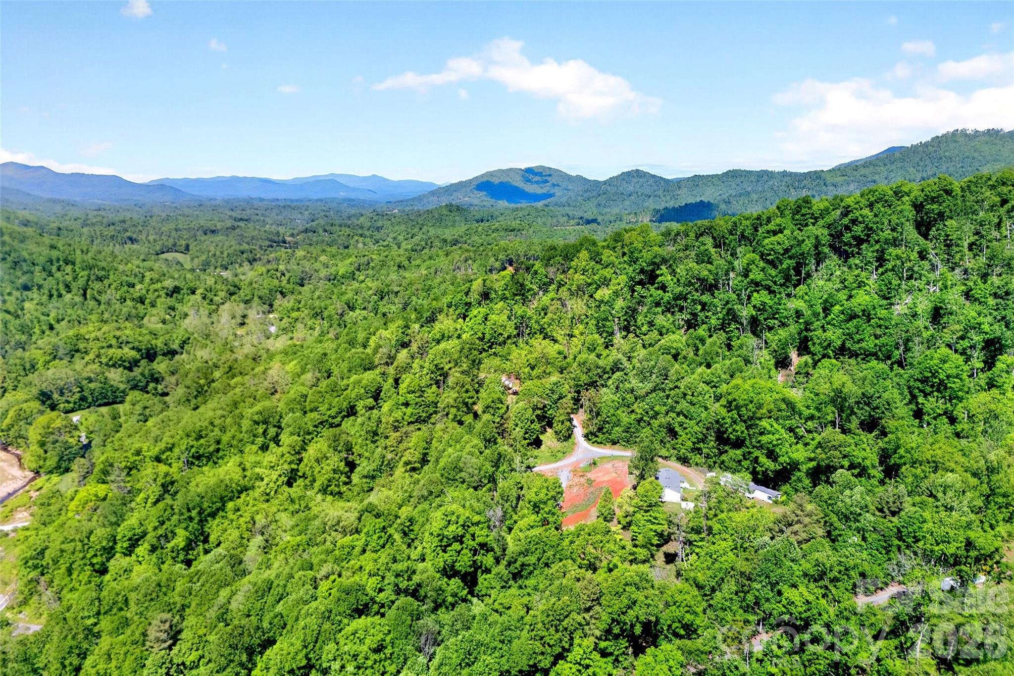 298 Wolf Crossing Bakersville NC 28705