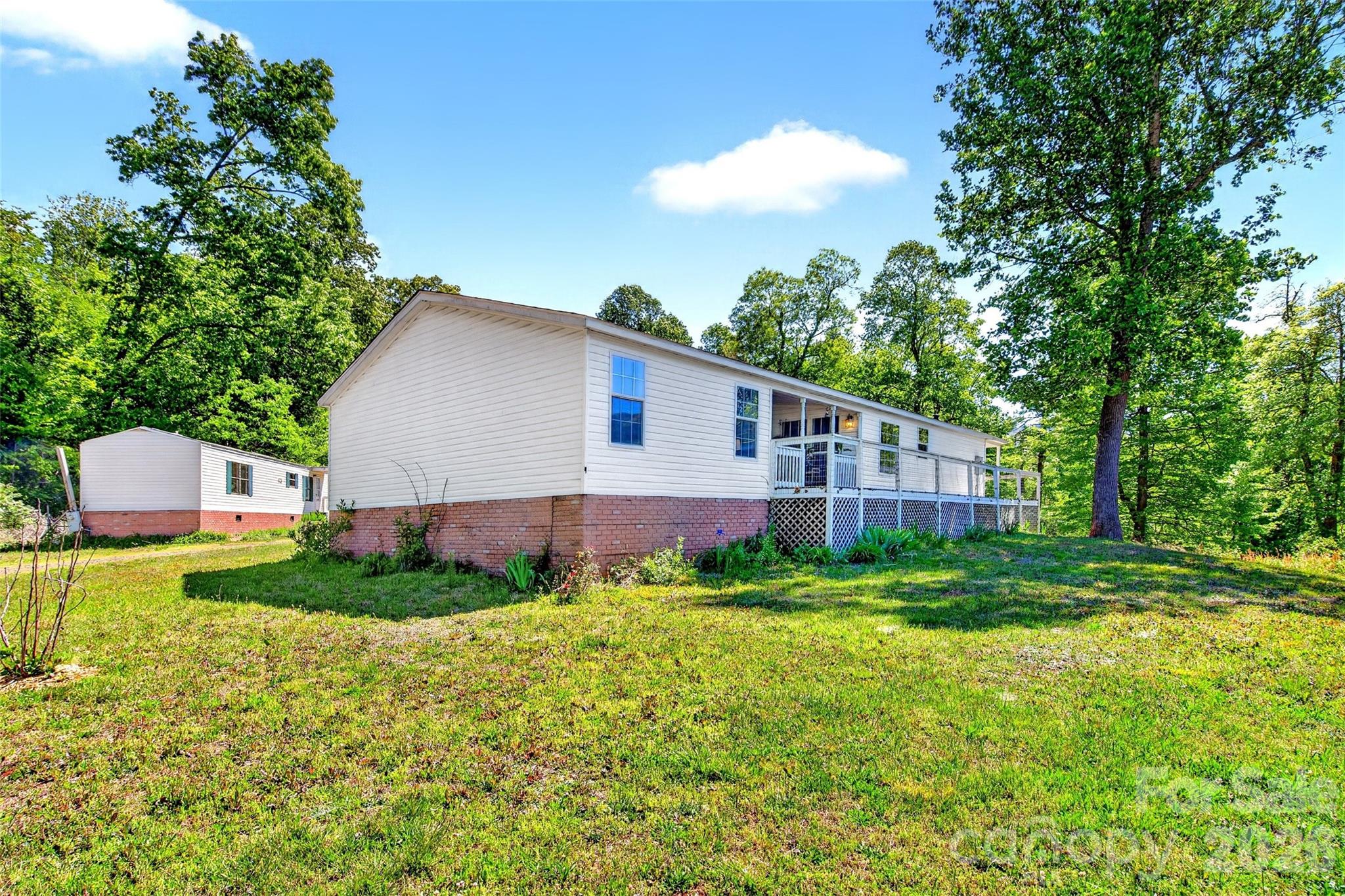 298 Wolf Crossing Bakersville NC 28705