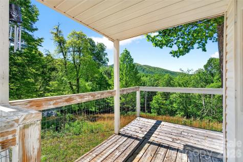 298 Wolf Crossing Bakersville NC 28705