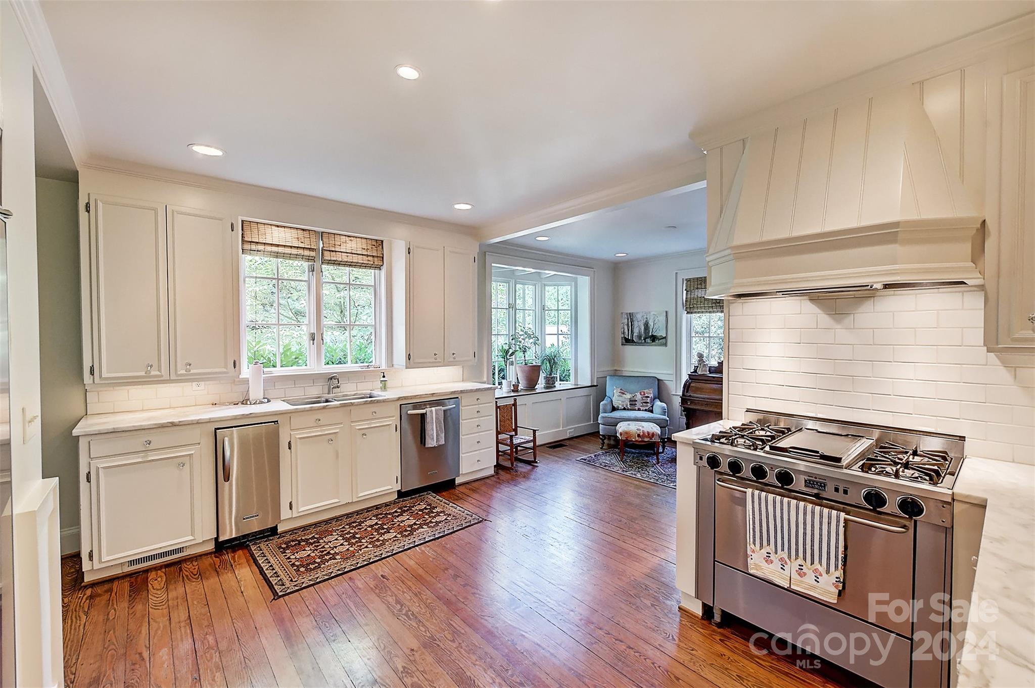 1800 Pinewood Circle Charlotte NC 28211