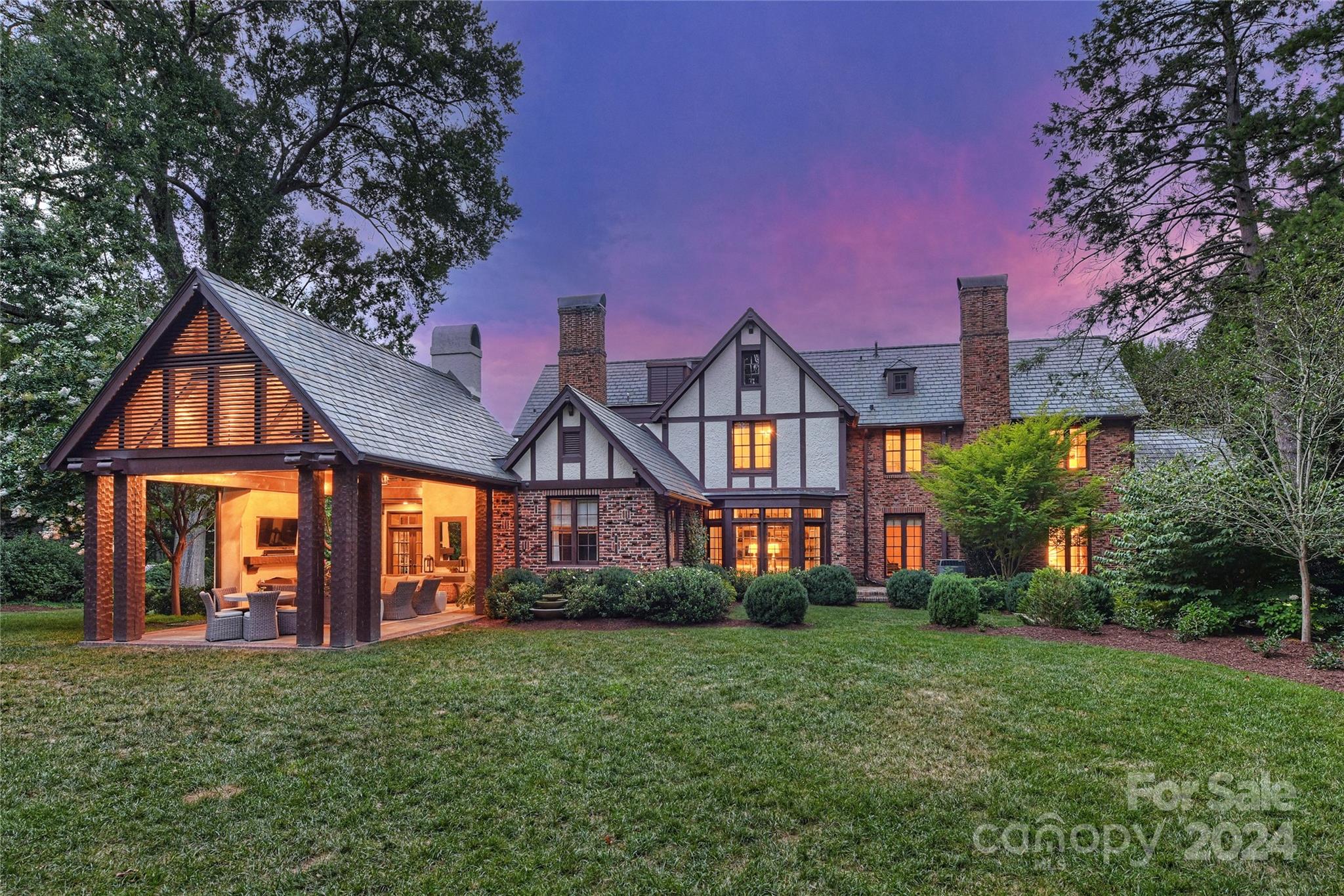 1800 Pinewood Circle Charlotte NC 28211