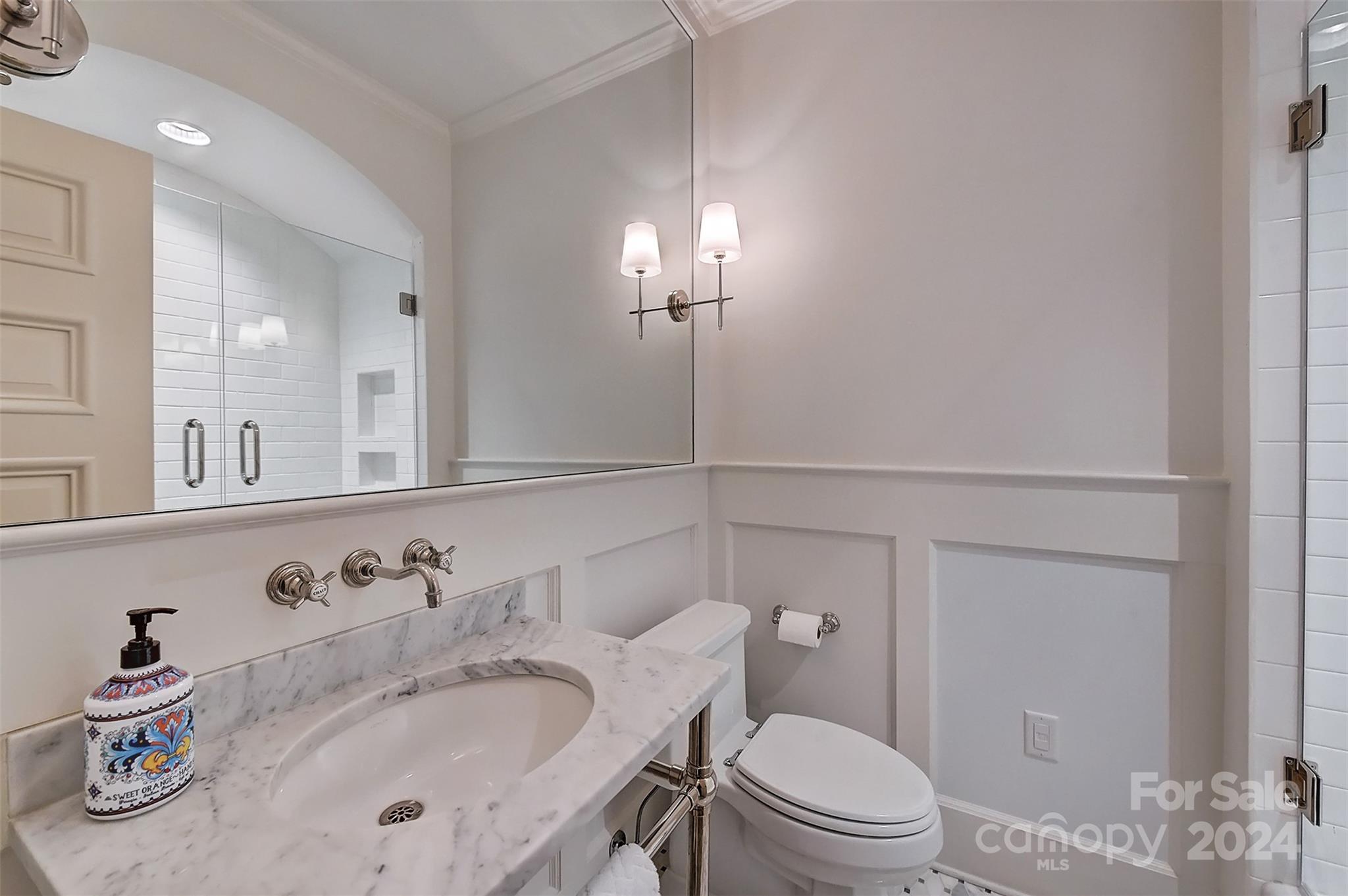 1800 Pinewood Circle Charlotte NC 28211