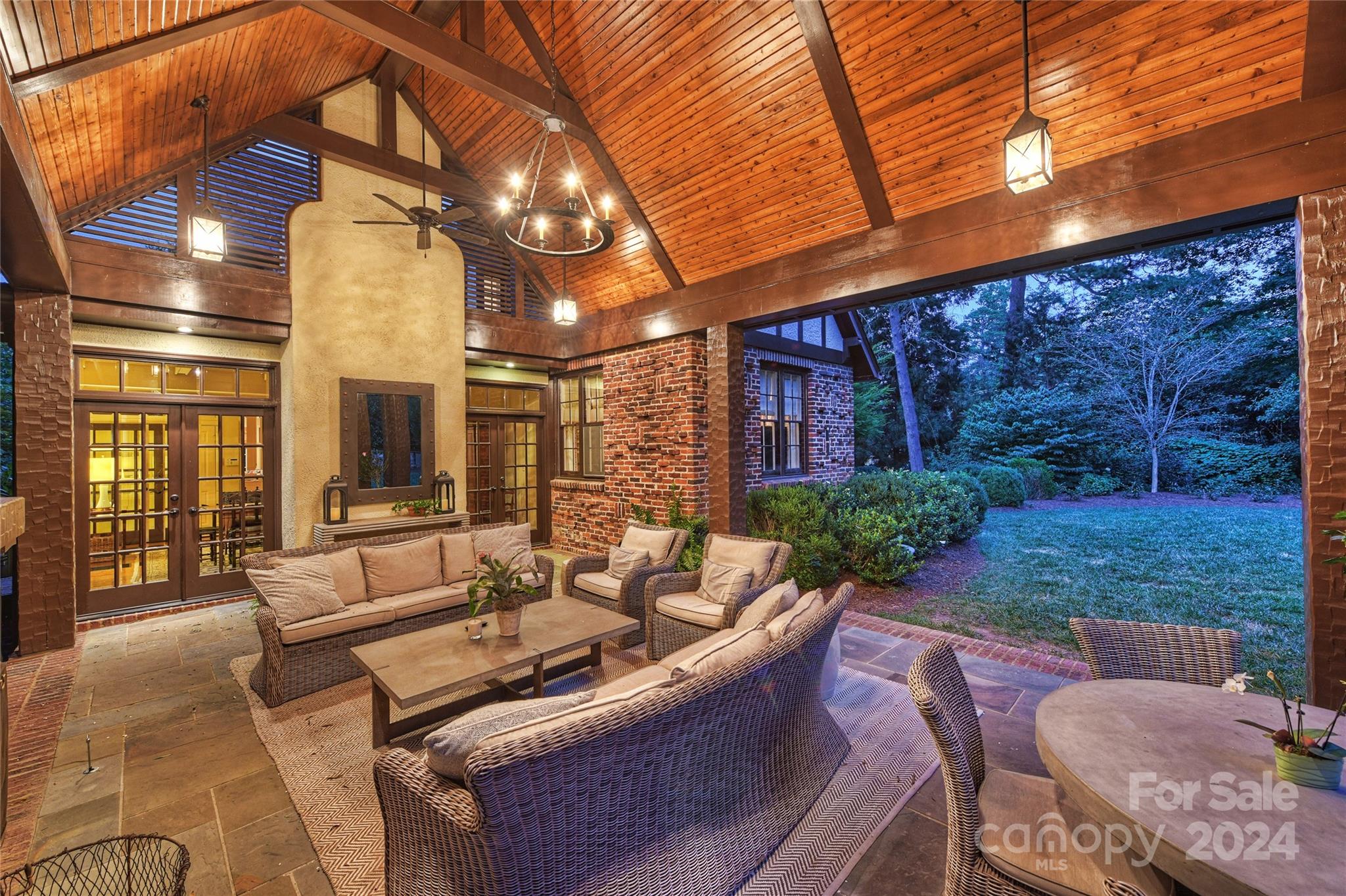 1800 Pinewood Circle Charlotte NC 28211