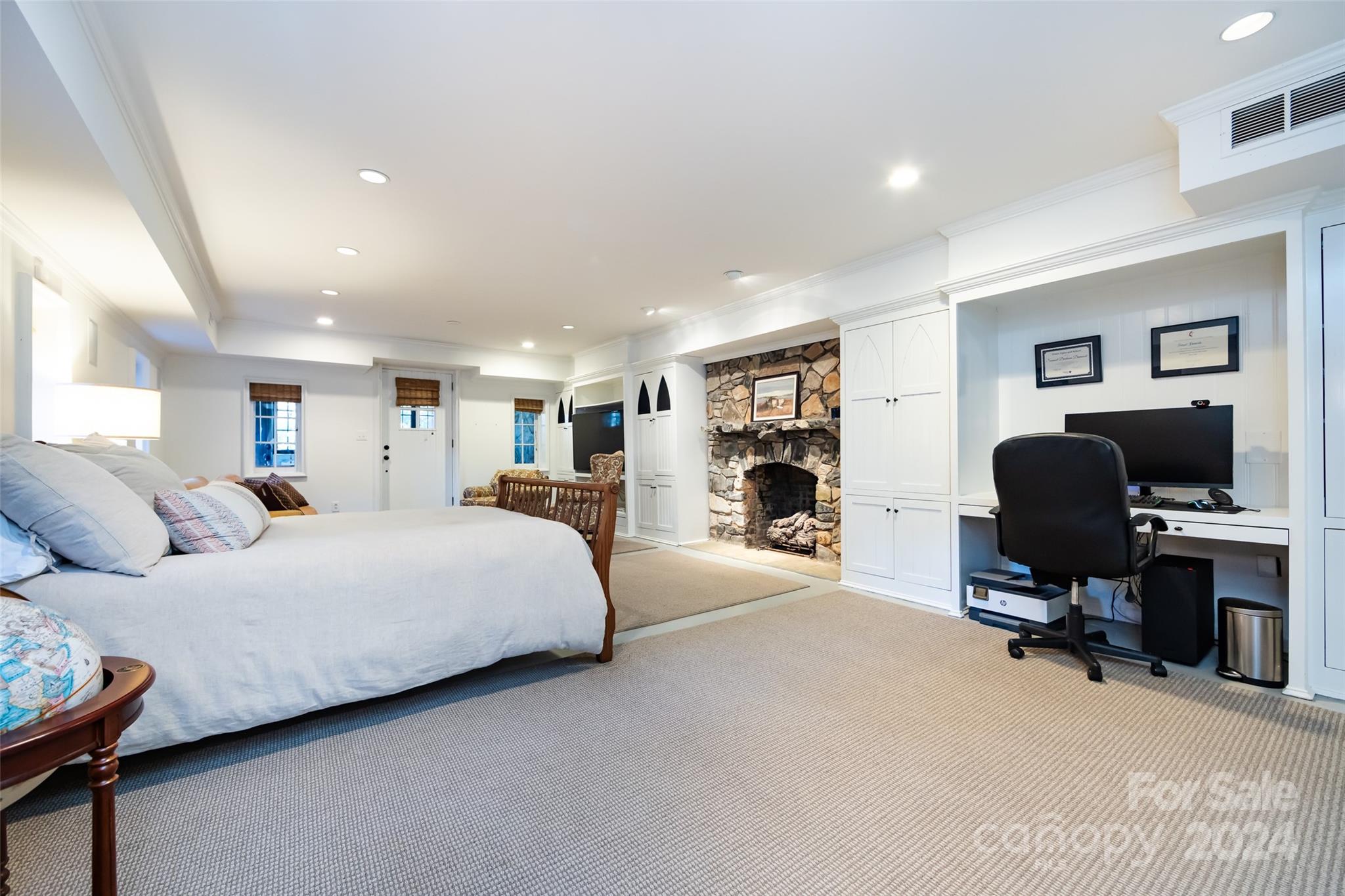 1800 Pinewood Circle Charlotte NC 28211
